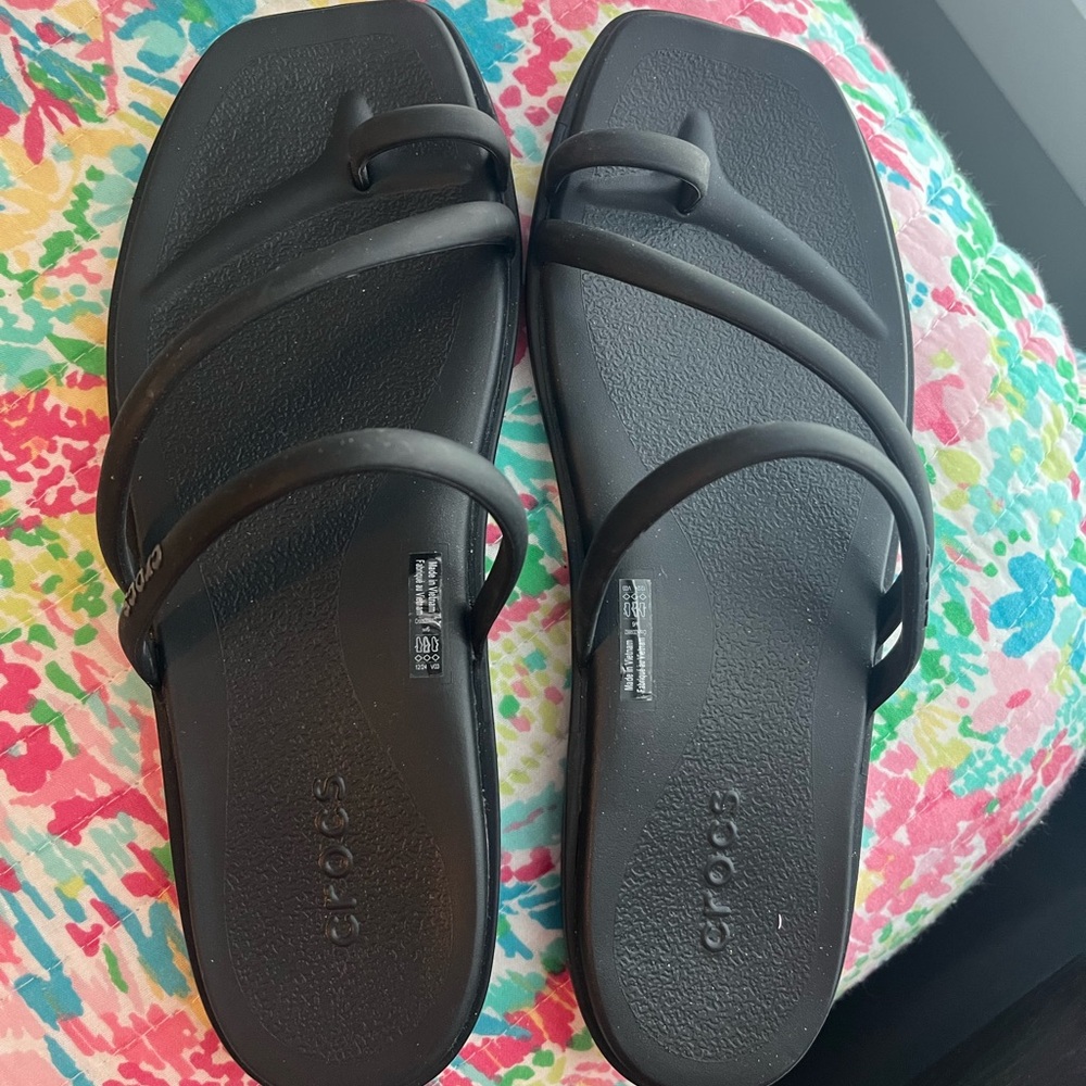 CROCS Women's Sleek Black Sandals